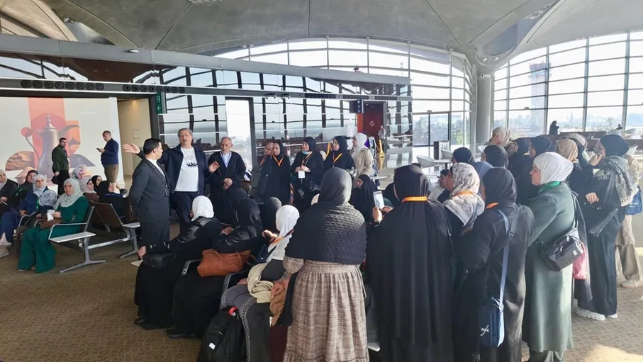 انطلاق أولى رحلات بعثة الملكة رانيا العبدالله لأداء العمرة 