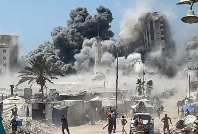 الأونروا: قصف الأبراج العالية بغزة شرَّد العديد من العائلات ولا بد من وقف فوري لإطلاق النَّار 