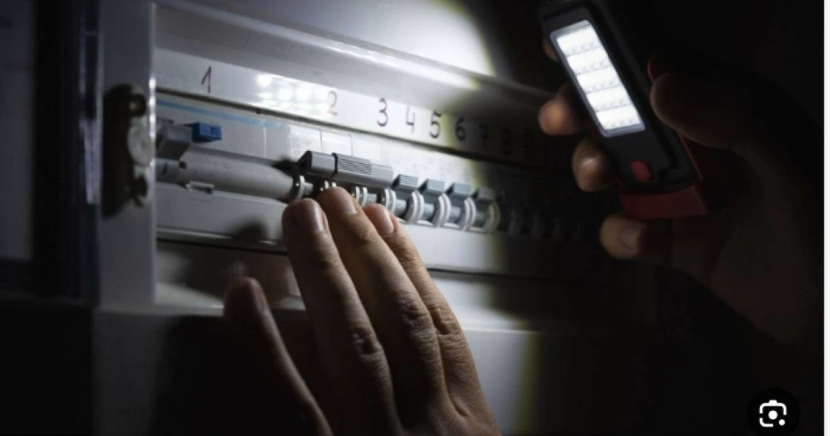 هيئة تنظيم قطاع الطاقة والمعادن تُعفي المشتركين من رسوم إعادة وصل التيار الكهربائي للمرّة الأولى