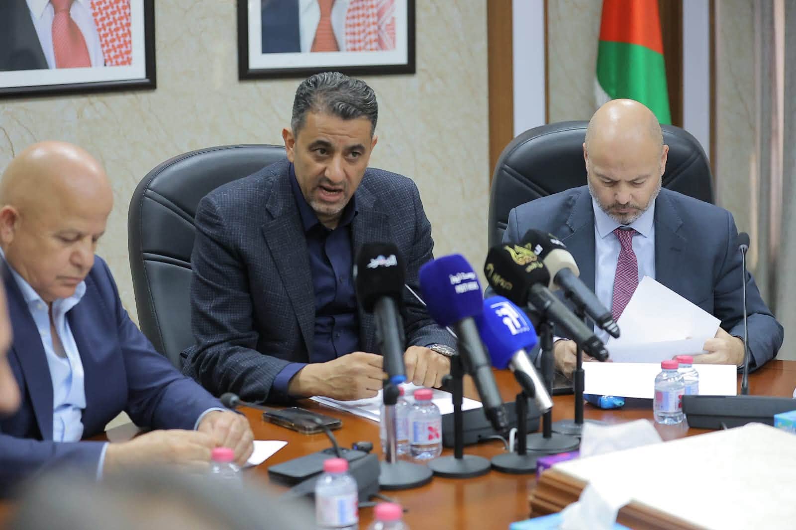 أبو حسان: لن يُسرّح أي موظف بسبب دمج المؤسستين وحماية الحقوق أولوية