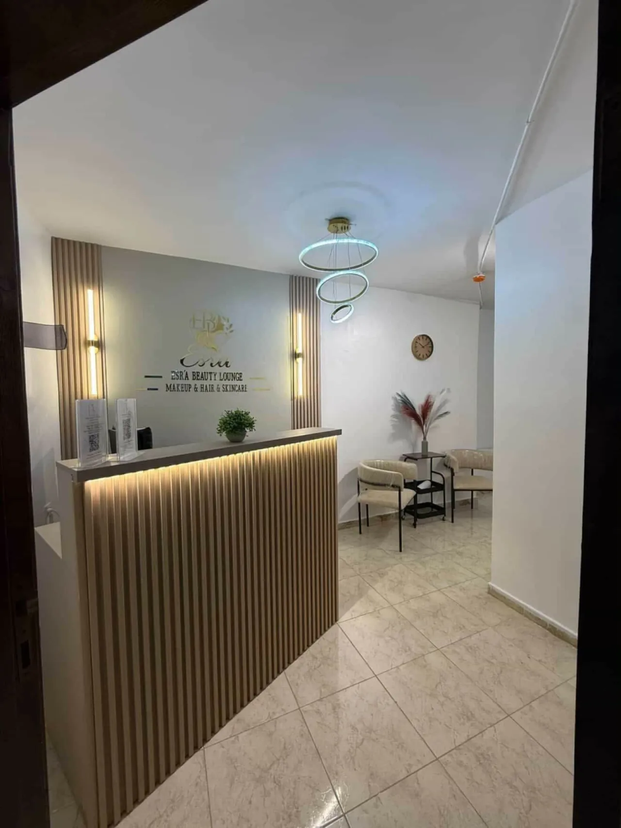 تهنئة بمناسبة افتتاح صالون Esr'a Beauty Lounge