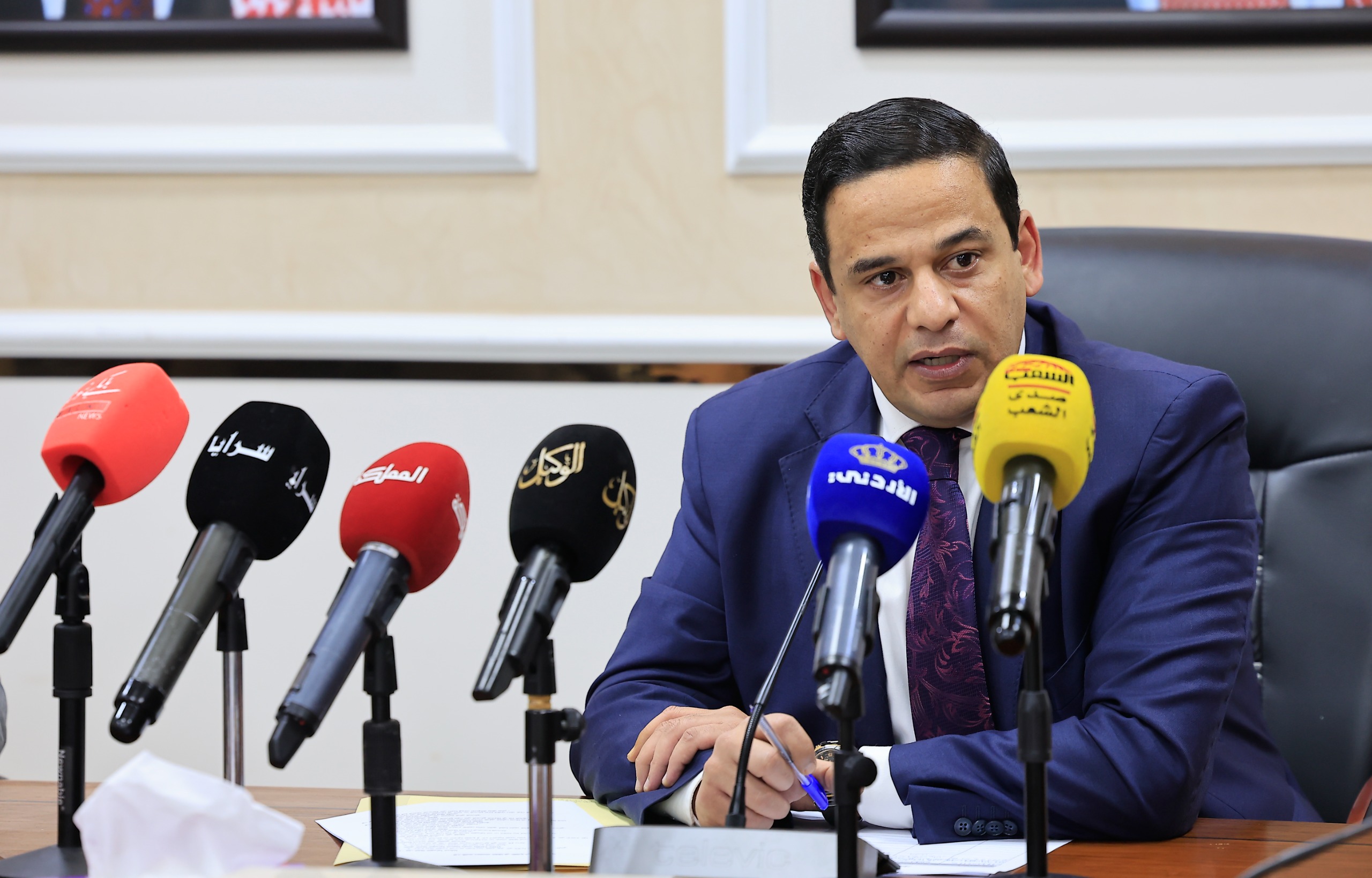 " الطاقة النيابية" توصي بعدم رفع أسعار المحروقات وتدعو لعدم التخزين وتطمئن المواطنين