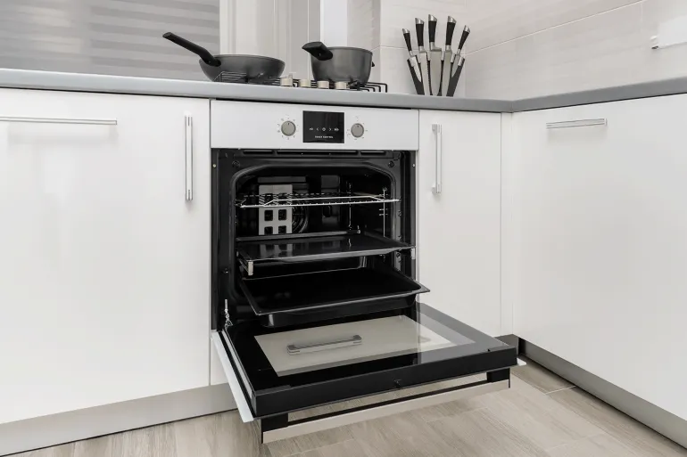 تنظيف الفرن بالبخار ..  خيار ذكي يوفر الطاقة والجهد