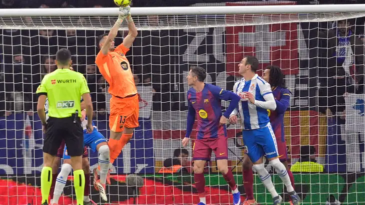 وسط الشحن والمخاوف ..  ماذا قالت لجنة التحكيم الإسبانية عن حكم برشلونة وإسبانيول؟