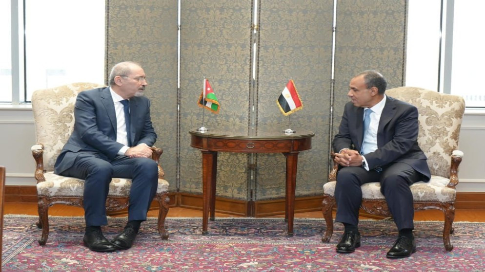 الصفدي وعبدالعاطي يؤكدان ضرورة وقف الاعتداءات الإيرانية على الدول العربية