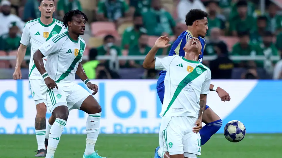 بعد التتويج الآسيوي ..  عقوبات صادمة تنتظر نجوم الأهلي