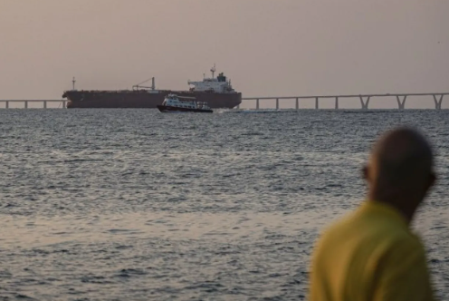 فنزويلا تؤكد مواصلة تصدير النفط رغم الحصار البحري الأميركي