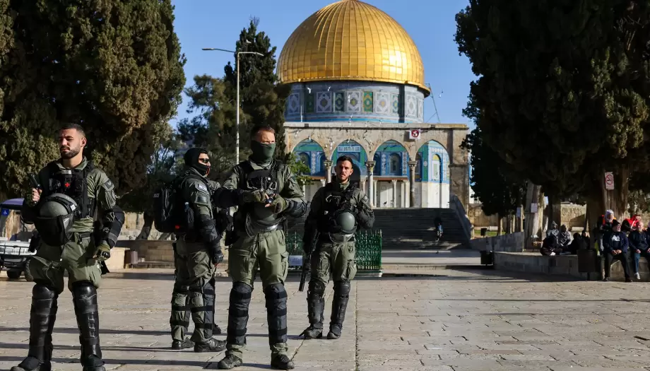 في أول أيام رمضان ..  الاحتلال يرفع "حالة التأهب" في القدس والضفة الغربية 