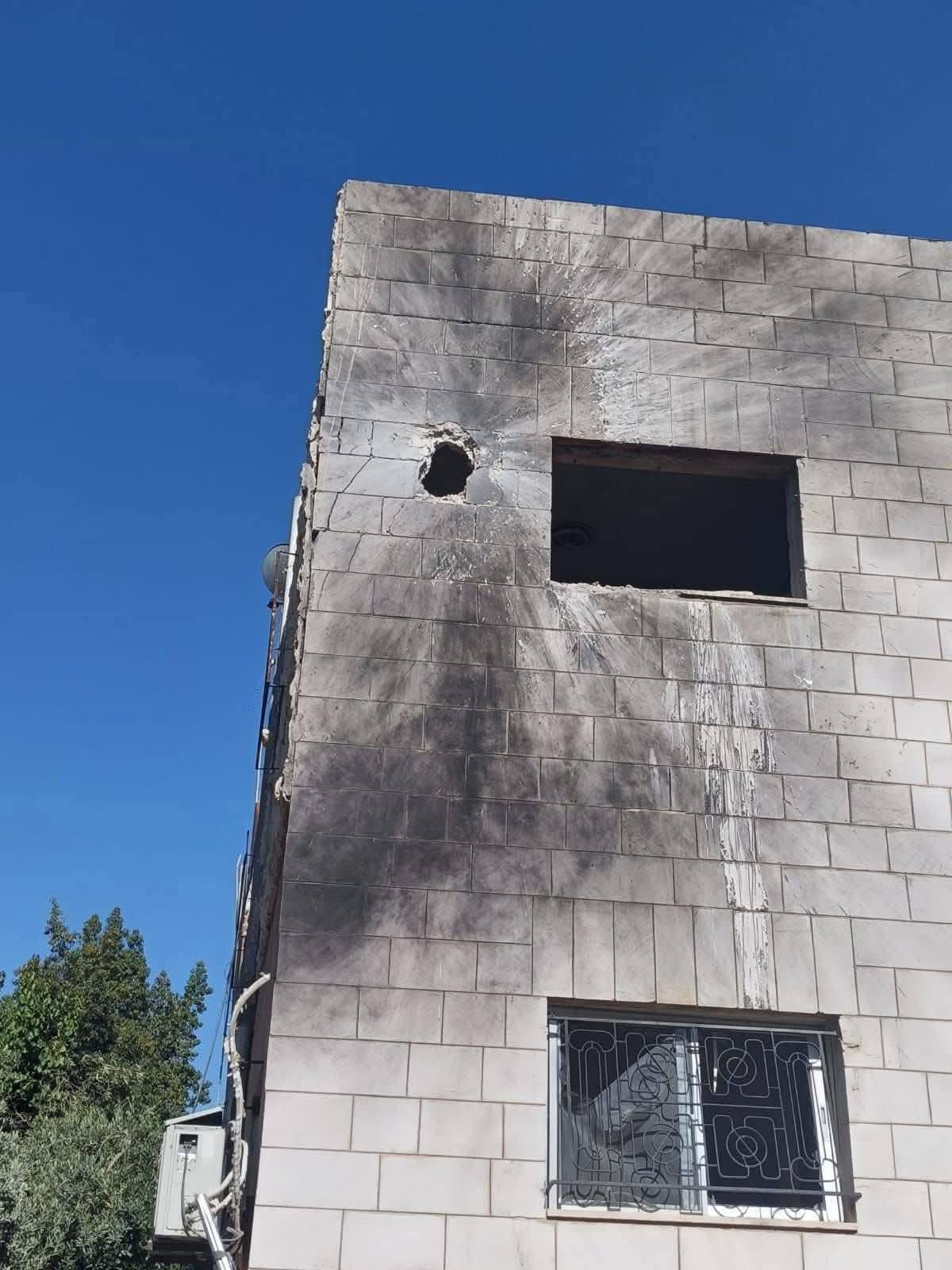 الأمن العام: إصابة ثلاثة أشخاص بسقوط جسم على منزل في إربد وحالتهم حسنة
