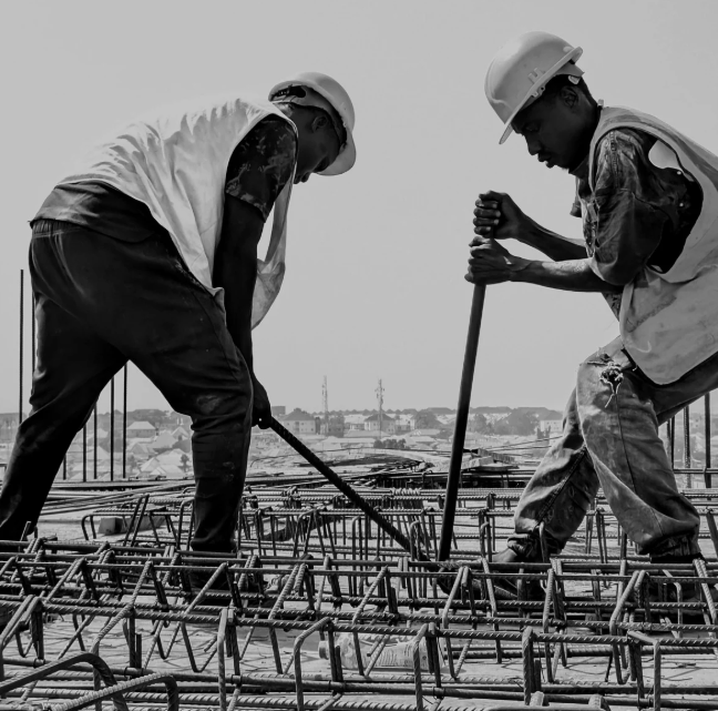 في عيد العمال: "العمال في الميدان واحتفالات للمدراء" 