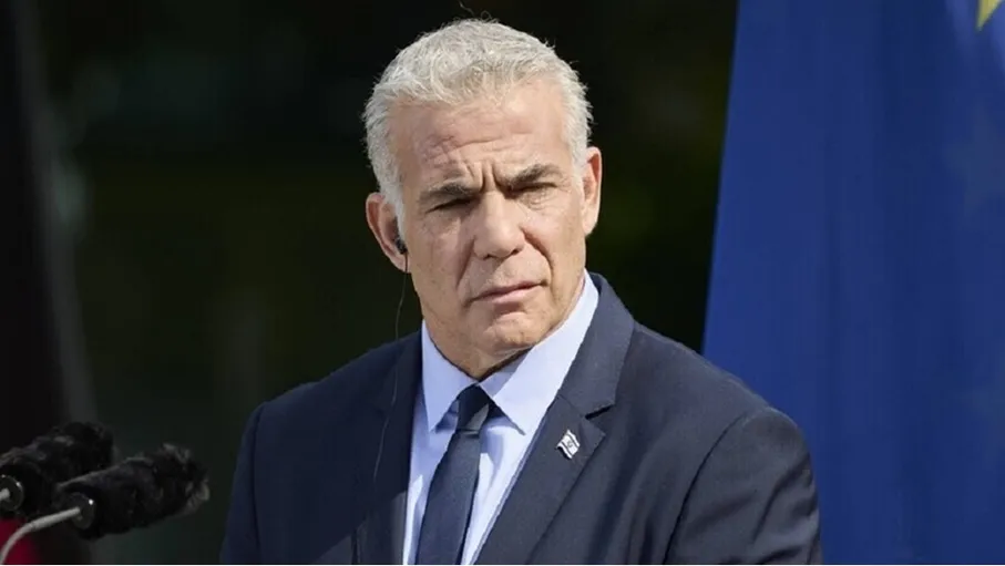 لبيد: وقف إطلاق النار مع إيران كارثة سياسية