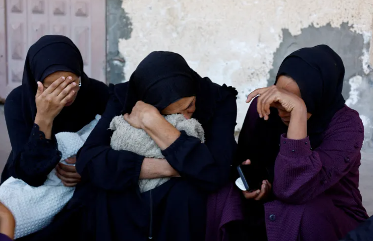 شهداء بغزة والاحتلال ينفذ عملية نسف داخل الخط الأصفر