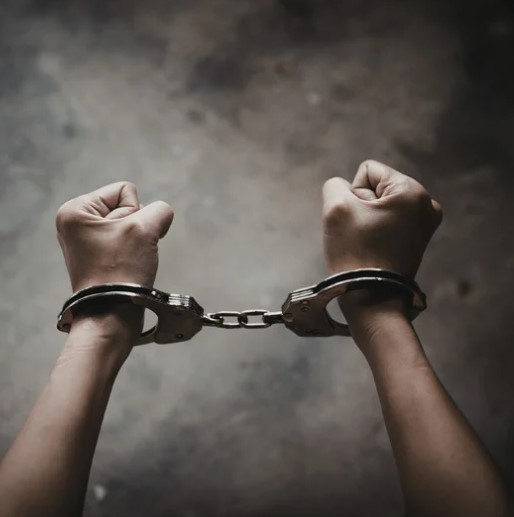  تحرش بثوب “التسكع” أمام مدارس الإناث ومطالبات بسجن "الزعران" بدل التعهدات الورقية