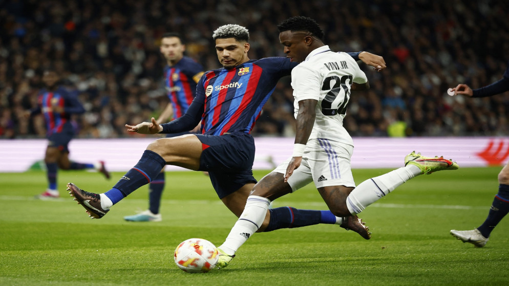 الكلاسيكو ..  ريال مدريد أم برشلونة ؟