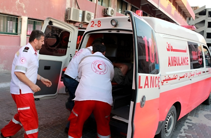 الهلال الأحمر الفلسطيني: طواقمنا تدخل سجن عوفر لنقل أسير مريض