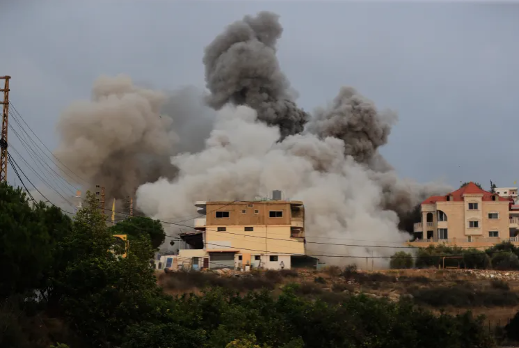 مصابون في استهداف إسرائيلي سيارة جنوبي لبنان