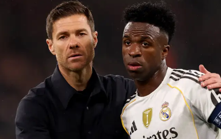 سيناريو مخيف ..  هل بدأت حرب "تكسير العظام" بين ألونسو وفينيسيوس؟