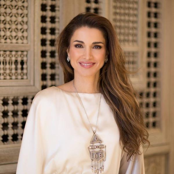 الكاتبة رناد دحيات تهنئ الملكة رانيا العبدالله بعيد ميلادها