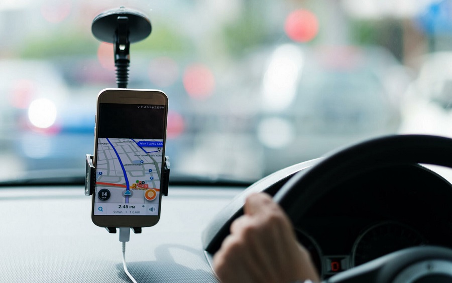 مواطنون: ذهاب وإياب عبر تطبيقات النقل للمسافة ذاتها بسعرين مختلفين ودعوات للعودة للتكسي الأصفر