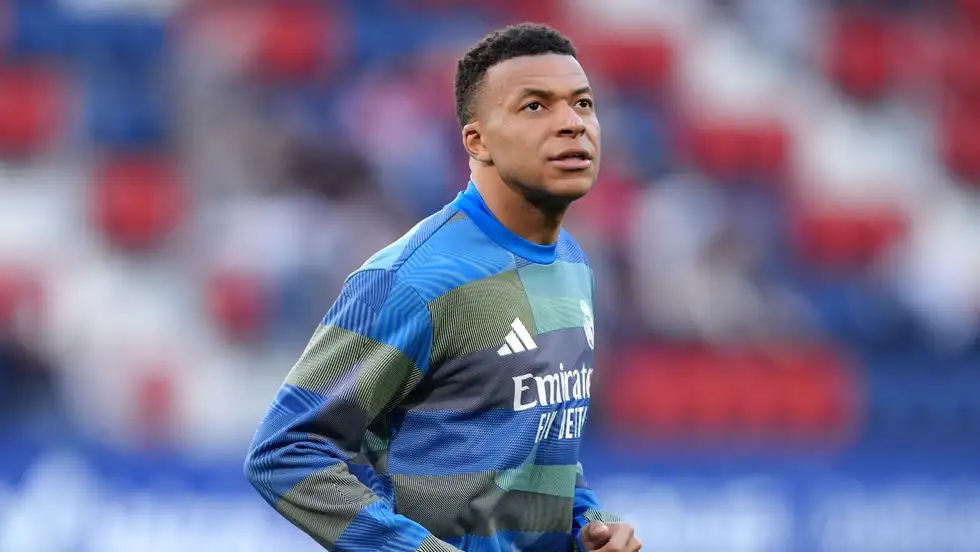 عكس تصريحات أربيلوا ..  حسم موقف مبابي من موقعة بنفيكا