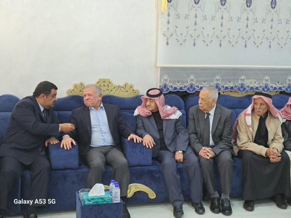 الملك يعزي بوفاة الشيخ جمال حديثة الخريشا