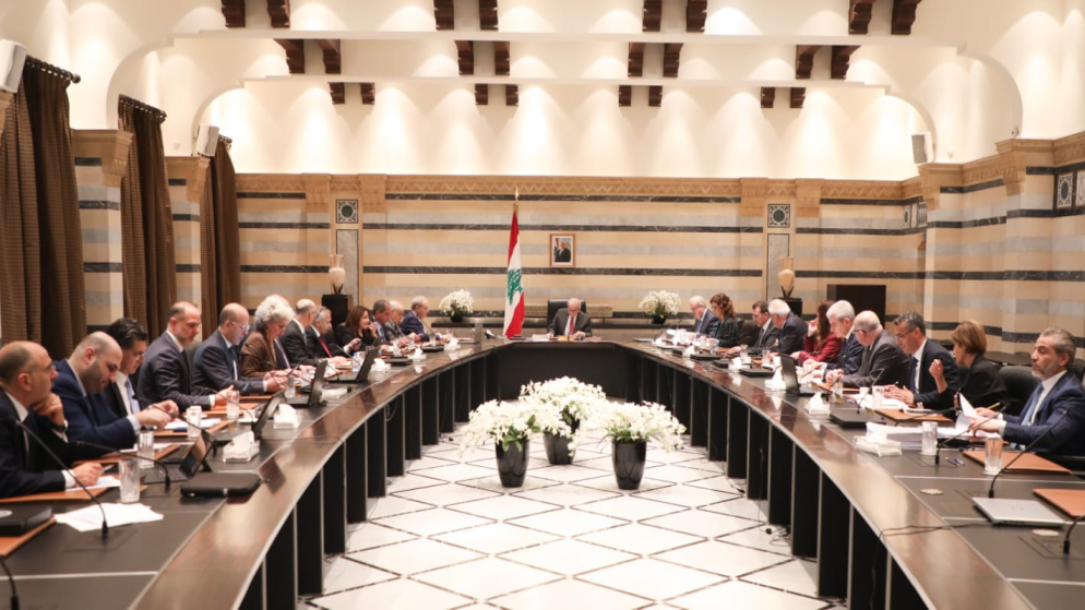 الحكومة اللبنانية تعقد جلسة طارئة الاثنين لبحث تداعيات تطورات الأوضاع