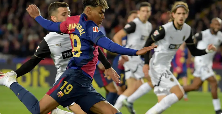 برشلونة ينتظر معجزة قبل مواجهة فالنسيا