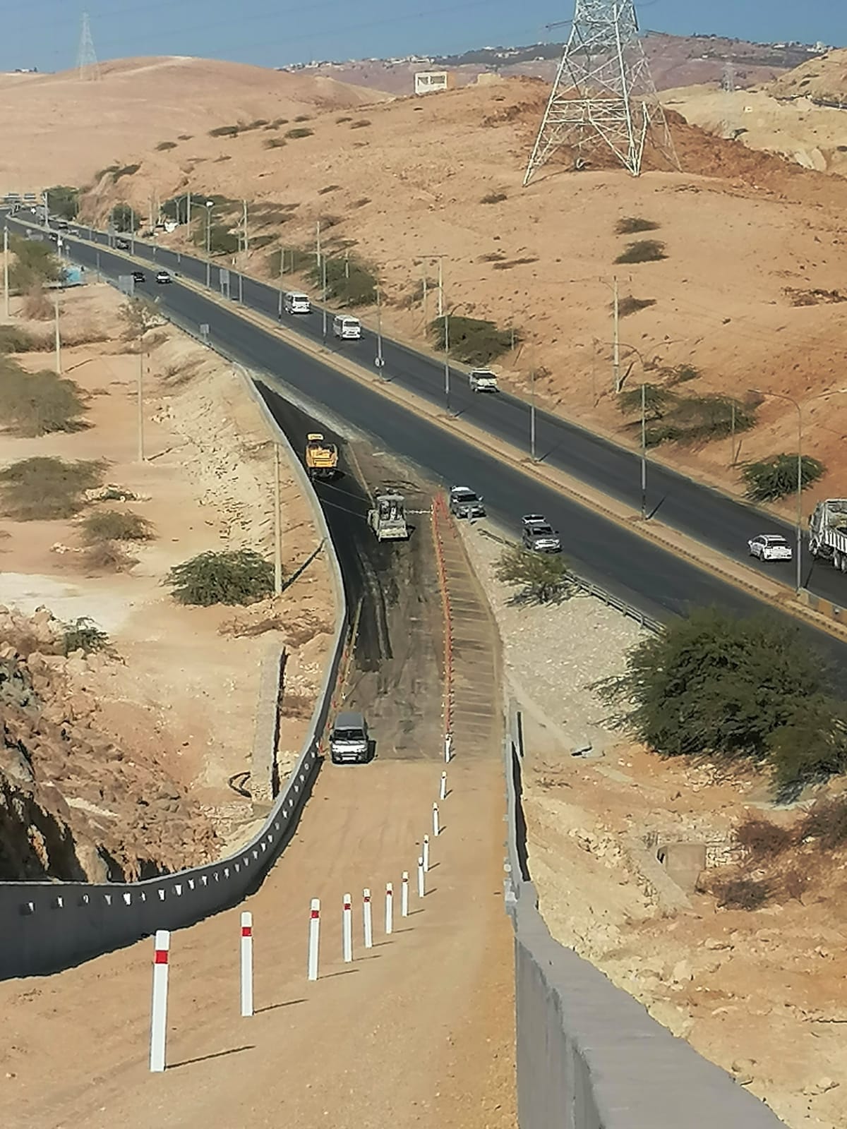 الأشغال تُنهي مشروع مهارب النجاة على طريق العدسية – البحر الميت لتعزيز السلامة المرورية