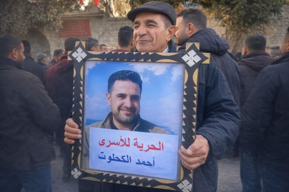 طبيب تحت القيد وأطفاله ينتظرون ..  حكاية اعتقال أحمد الكحلوت