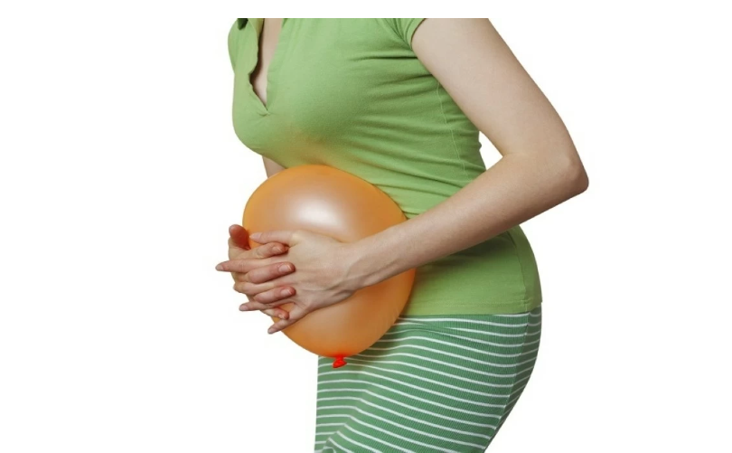 عادات شائعة تسبب انتفاخ البطن ..  تعرّف عليها