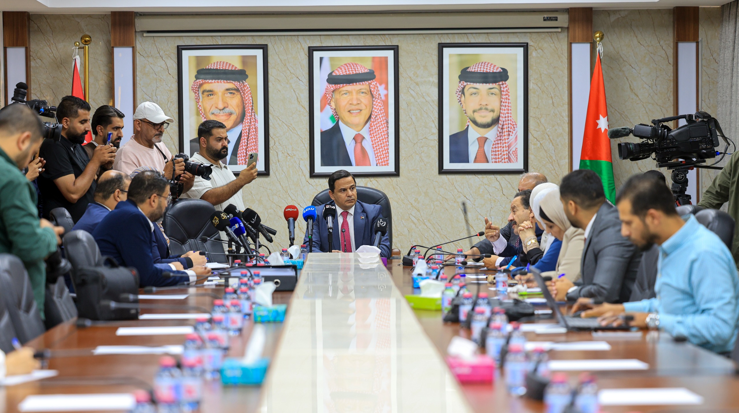 "الطاقة النيابية" تتابع شكاوى ارتفاع استهلاك البنزين 