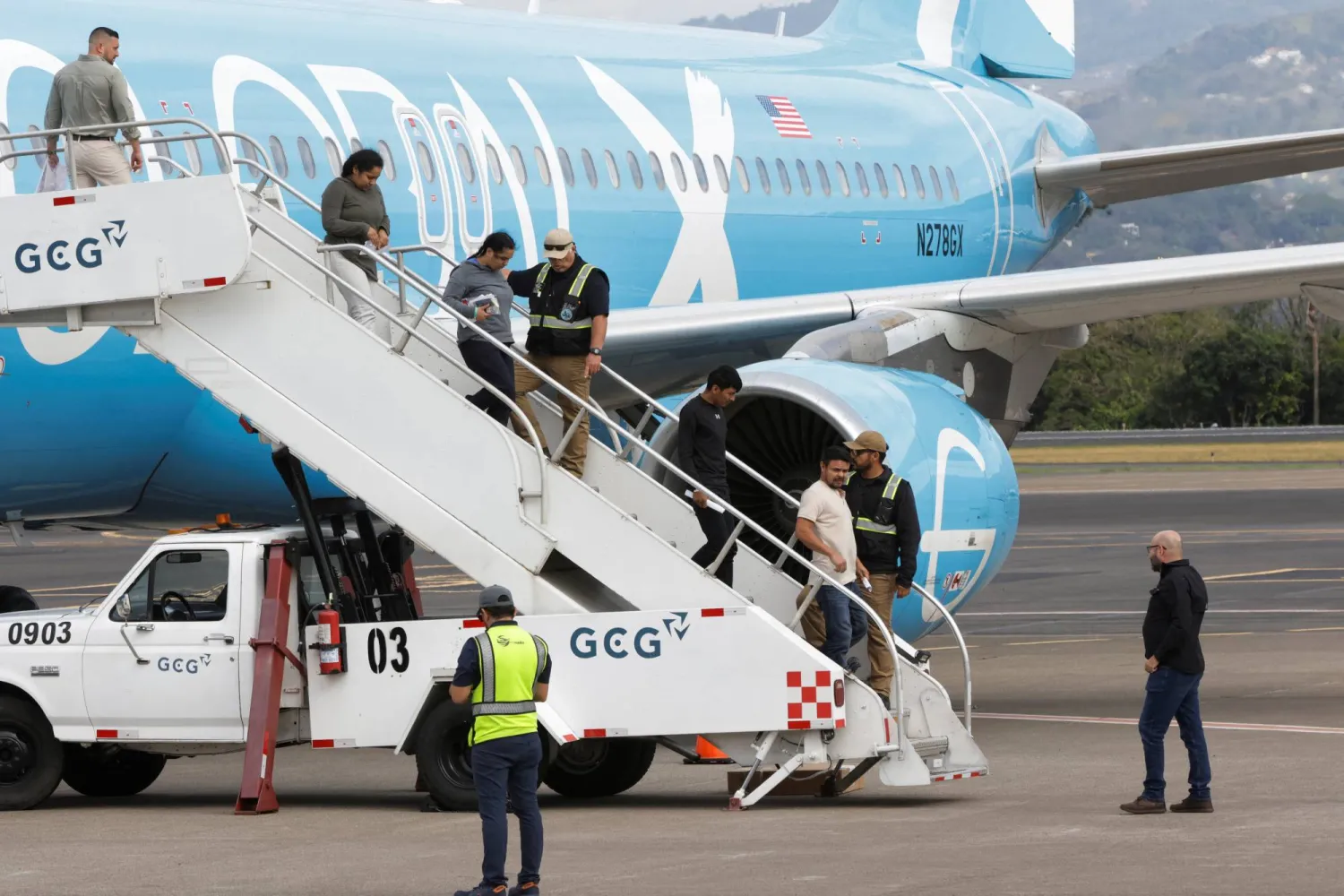 كوستاريكا تبدأ استقبال مهاجرين مرحَّلين بموجب اتفاقية مع أميركا