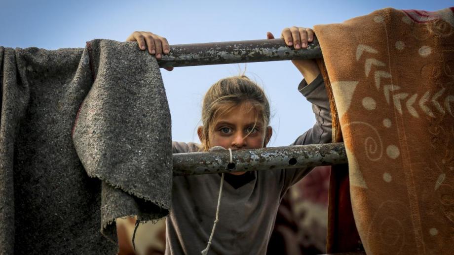 96% من أطفال غزة يشعرون بقرب الموت ..  والفتيات يواجهن المخاطر  