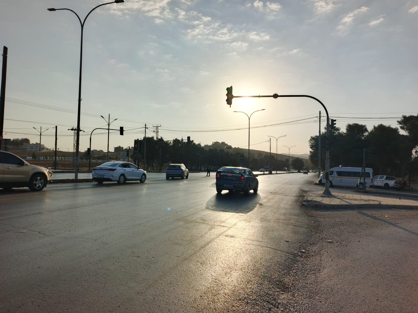 لماذا تتجه البلديات إلى إزالة بعض "الدواوير" واستبدالها بإشارات؟ 