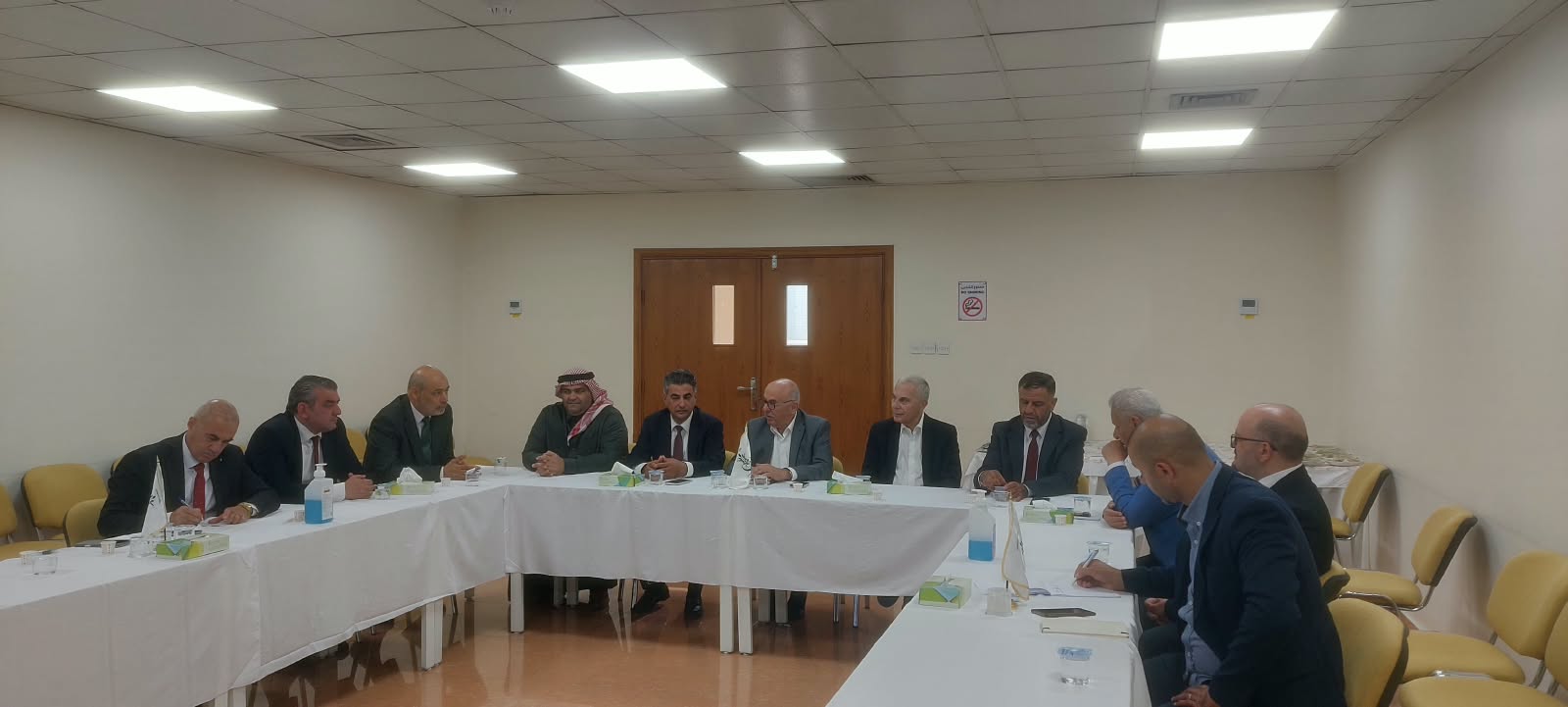 نواب يطلعون على واقع القطاع الطبي الخاص في إربد ويؤكدون أهمية دعمه 