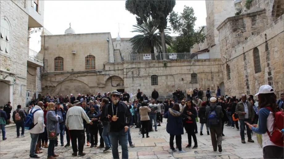 قوات الاحتلال تعتدي على فرق الكشافة المشاركة في "سبت النور" 