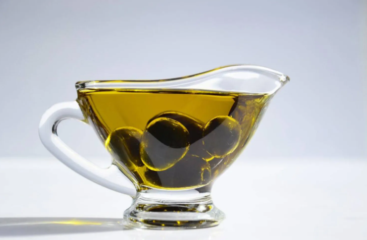 زيت الزيتون علاج طبيعي فعّال للإمساك ..  إليكم طريقة تناوله
