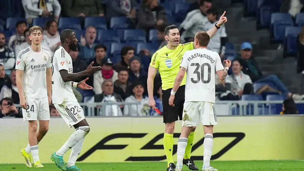 كواليس صادمة لمشادات لاعبي ريال مدريد في غرفة الملابس