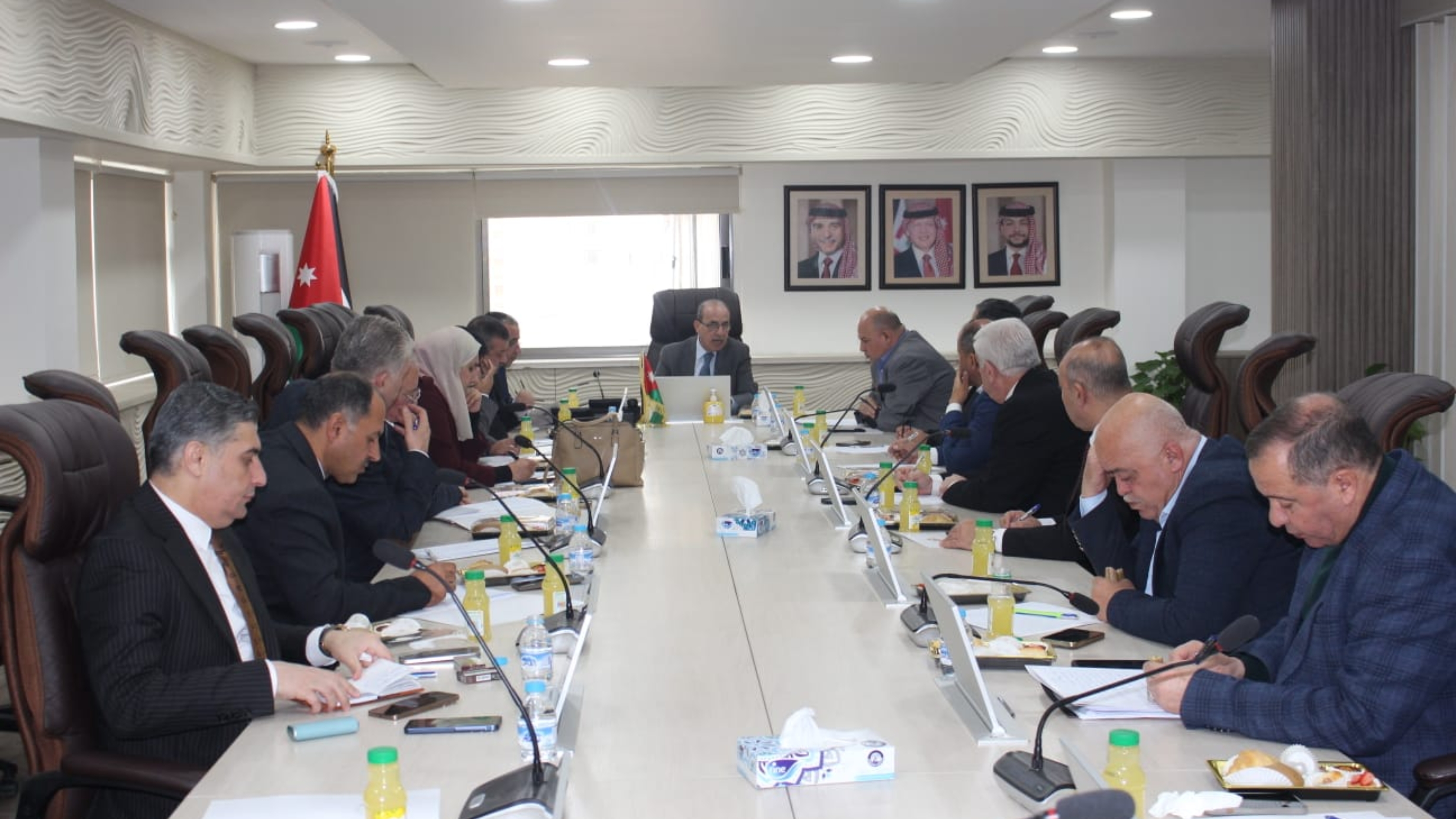 وزير الإدارة المحلية يؤكد أهمية تجويد الخدمات خلال شهر رمضان 