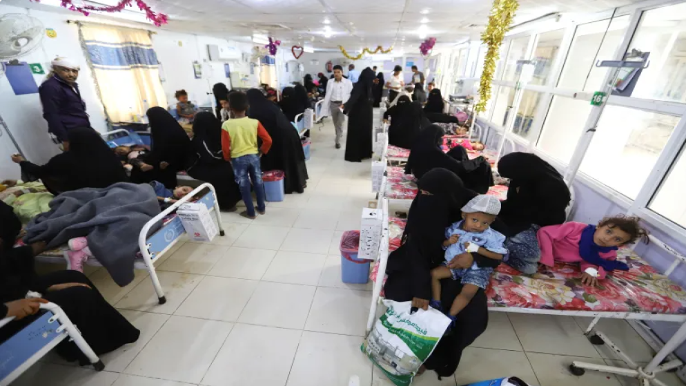 وزير الصحة اليمني يحذر من فقدان خدمات صحية بسبب تراجع التمويل