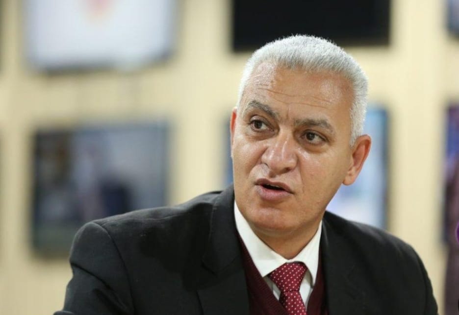 الحكومة تتفهم مطالب الخريجين القدامى وتعلن مراجعة بنود في نظام الخدمة المدنية الجديد