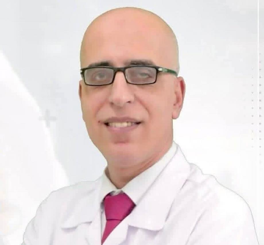 إيهاب الحلبي ..  طبيب حمل أوجاع الجرحى وتمسك بأداء واجبه رغم الحرب 