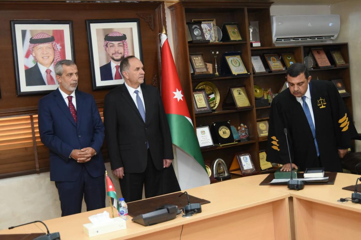 الخريشا ينتقل إلى سجل المحامين المزاولين