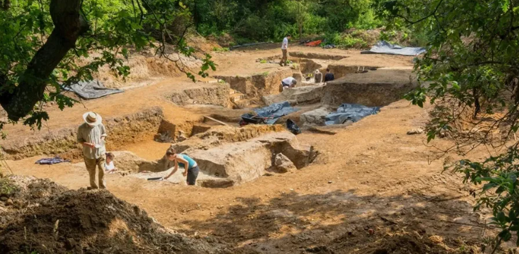 عمره 415 ألف سنة ..  علماء يعثرون على أقدم دليل لإشعال الإنسان النار