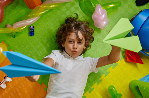 كيف تتعاملين مع طفلك كثير الحركة؟ 