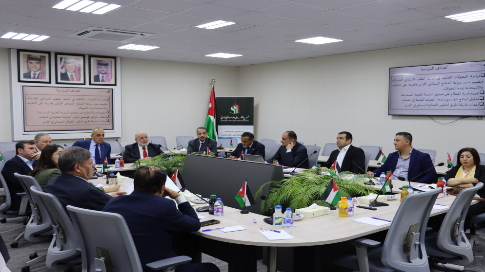 بحث مقترح دراسة لتعزيز تنافسية واستدامة القطاع السياحي 