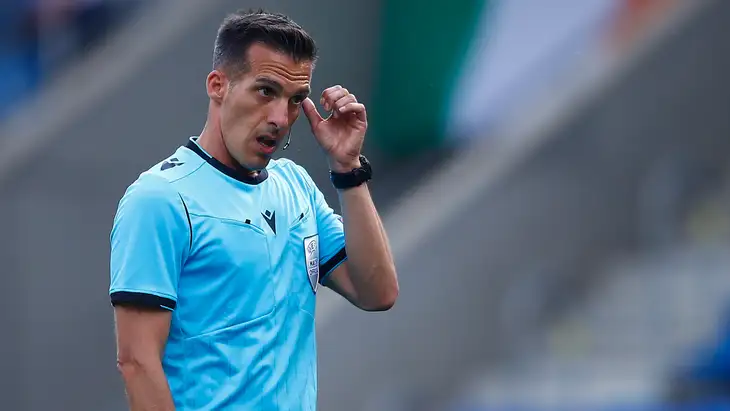 بسبب زوجة مسؤول مدريدي ..  لجنة الحكام في موقف محرج أمام برشلونة