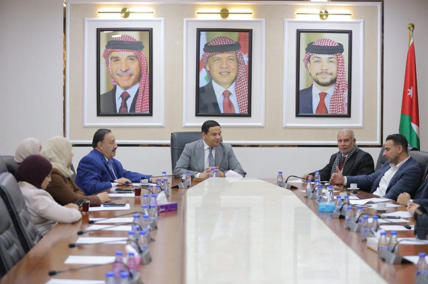 الطاقة النيابية تدعو الحكومة لتحمّل ارتفاع أسعار المحروقات