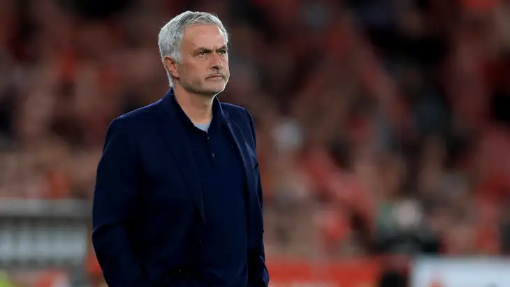 ريال مدريد يمنح مورينيو لقب "الأسوأ"