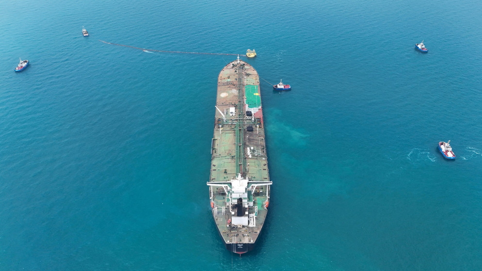 تراجع حركة المرور بمضيق هرمز عقب تصاعد الهجمات